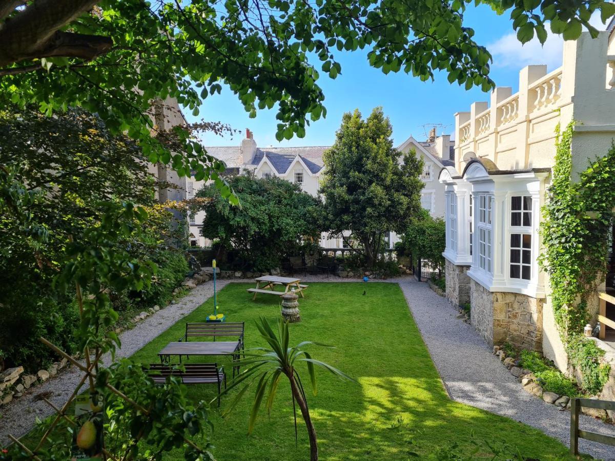 The Chelsea Bed and Breakfast Llandudno Eksteriør billede