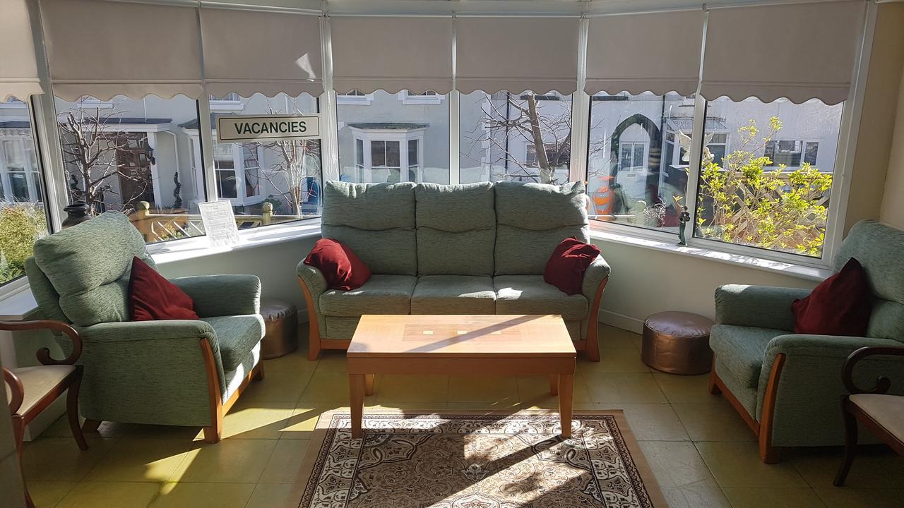 The Chelsea Bed and Breakfast Llandudno Eksteriør billede