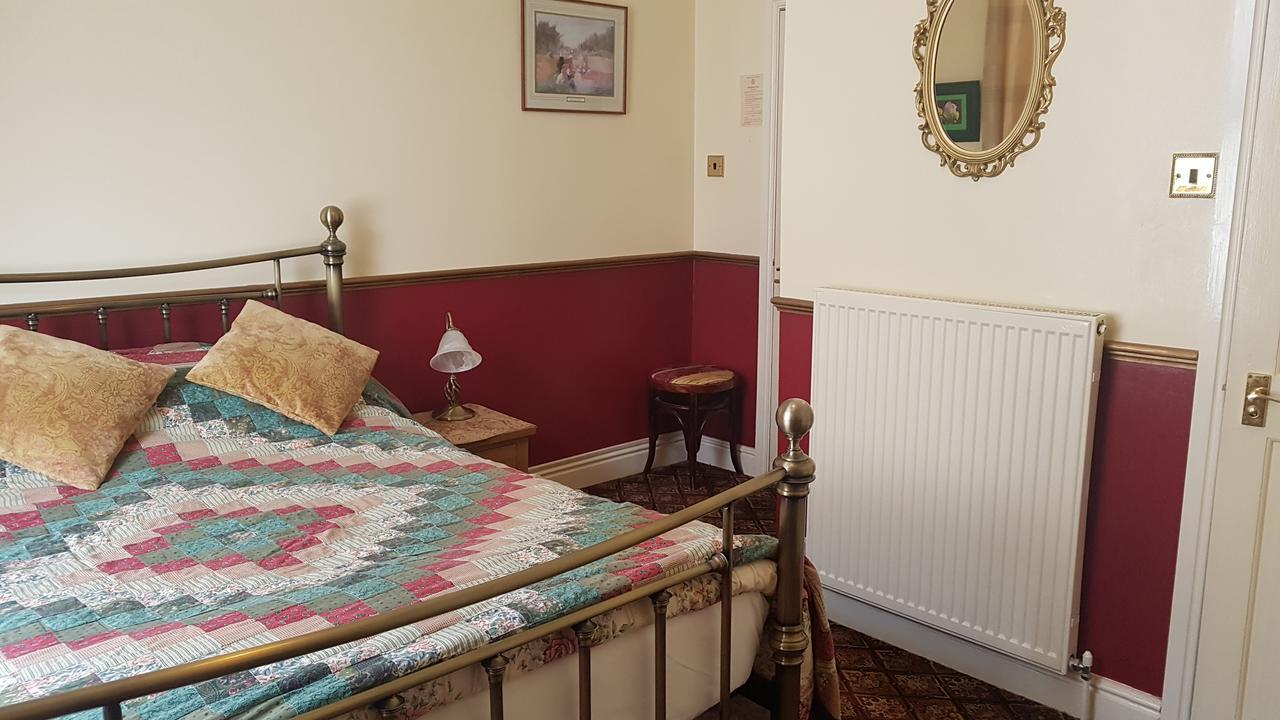 The Chelsea Bed and Breakfast Llandudno Eksteriør billede