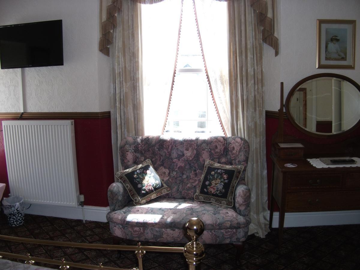 The Chelsea Bed and Breakfast Llandudno Eksteriør billede